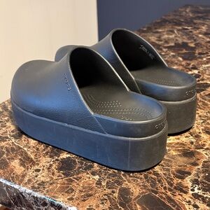 CROCS Black Platform Mules